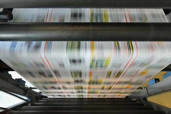 Le congé d’accompagnement spécifique créé par la loi de finances pour 2026 peut désormais être mobilisé par les salariés occupant certains emplois de la filière de l’imprimerie de presse quotidienne. Une liste précise les métiers concernés…